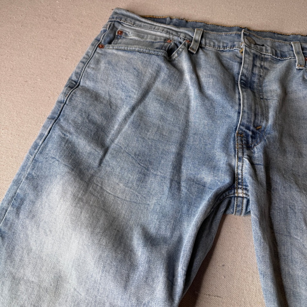 Levis 502 Regular Straight Leg Light Wash Blue Denim Jeans Mens 38x32 90s Y2K